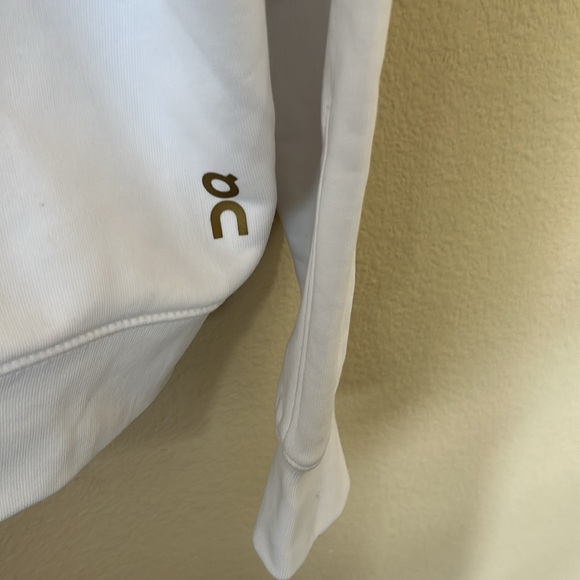 NWT On Running White Hoodie with Gold Logo and Red Drawstrings Large - Picture 7 of 8